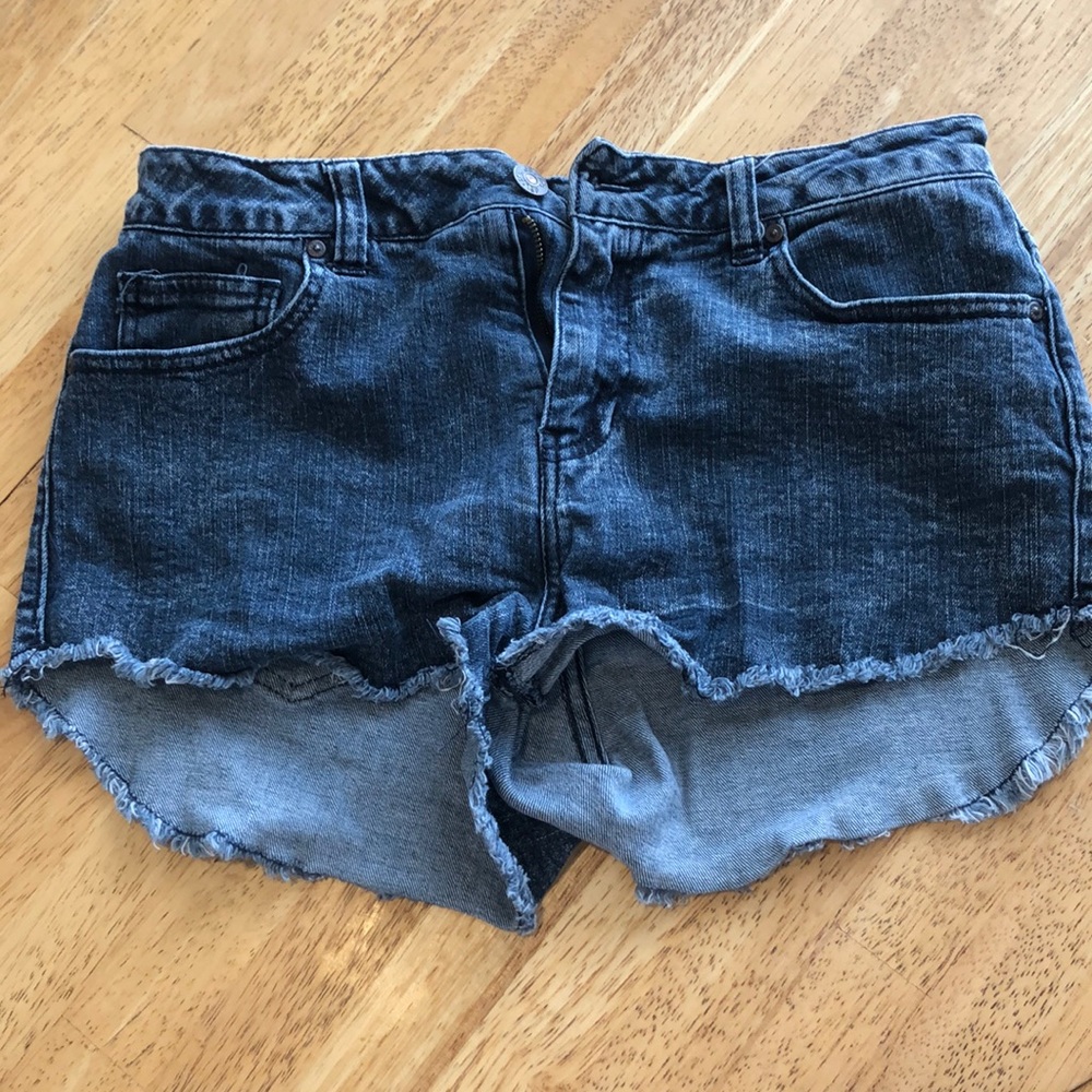 dELiA’s mid waisted shorts size 7/8 stretchy short shorts